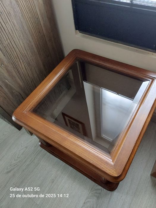 Mesa de apoio , maciça