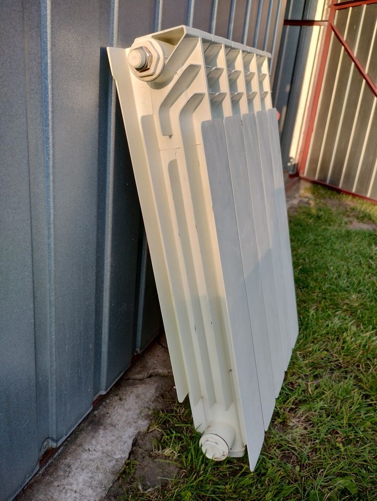 grzejnik aluminiowy + głowica termostatyczna