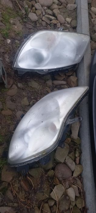 Капот на toyota auris яріс 2008