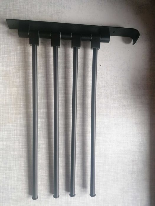 Wieszak metalowy czarny