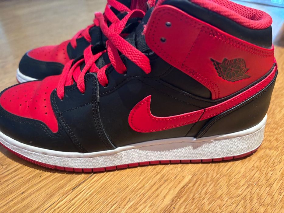 air jordan 1 mid vermelho e preto