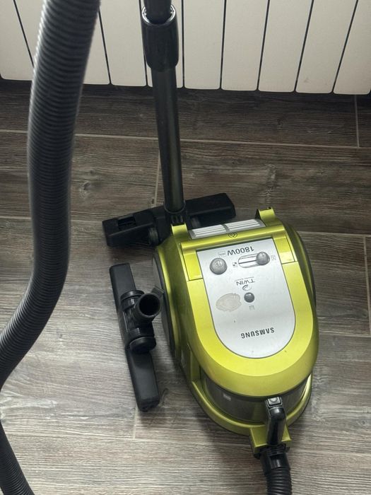 Пилосос Samsung twin 1800 W