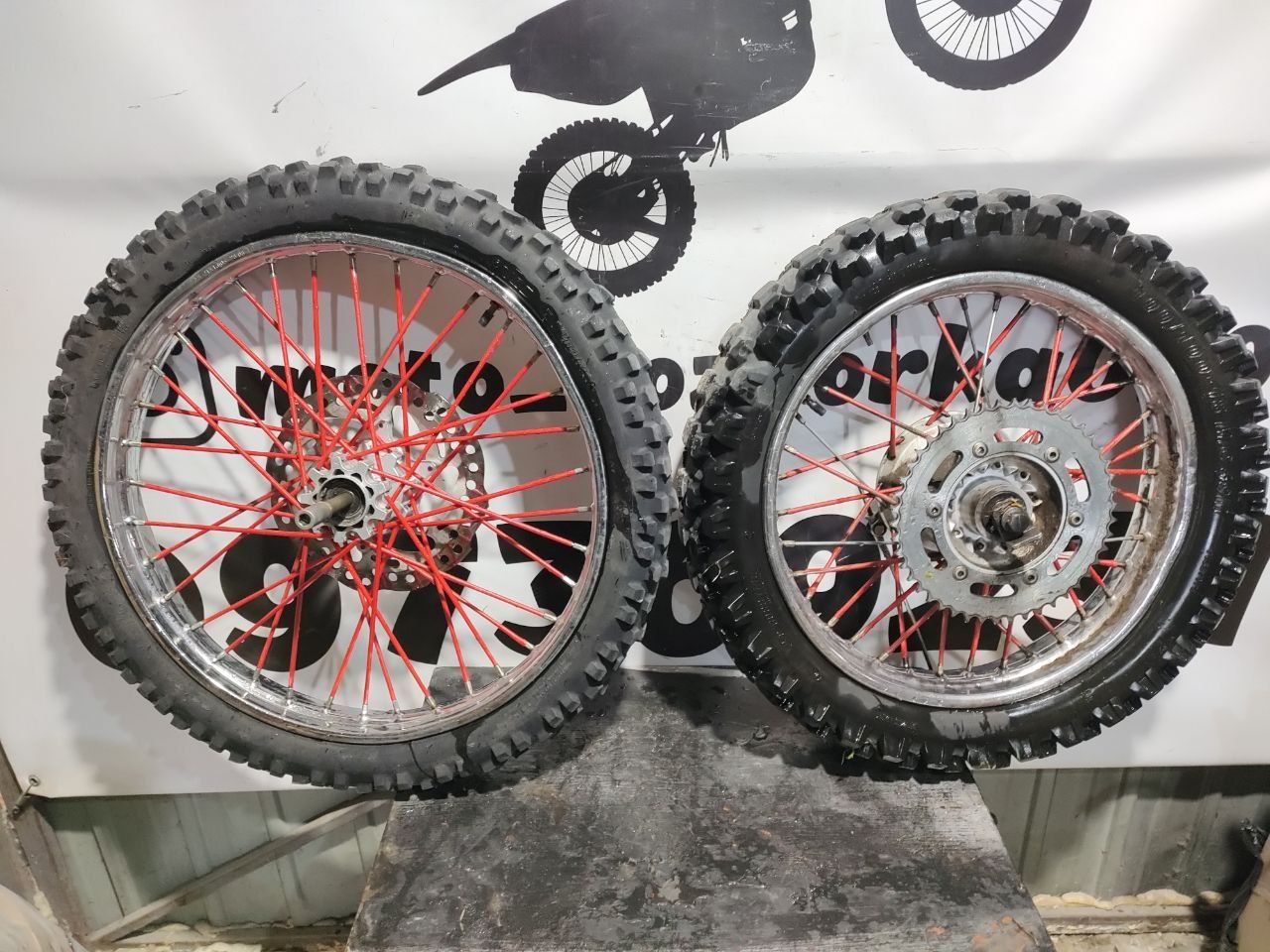 Пара колес в зборі до мотоцикла Shineray 6C!(Або аналоги)! R18-R21!
