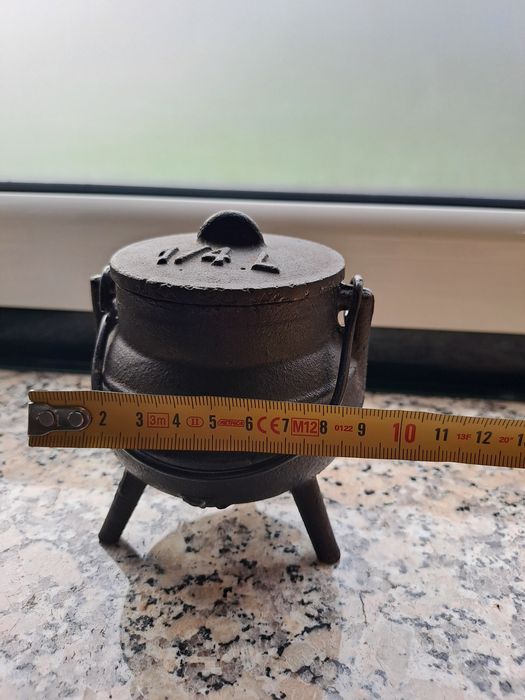 Panela de ferro fundido antiga 1/4 Litro - NOVA!