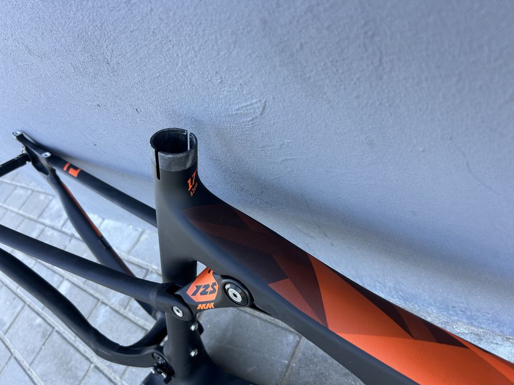 Rama KTM lycam Master 27,5 carbon karbon