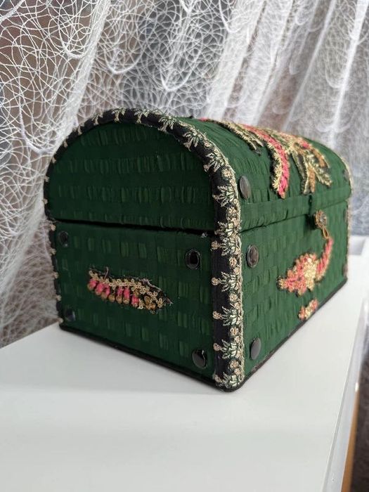 Skrzynia ręcznie wykonana