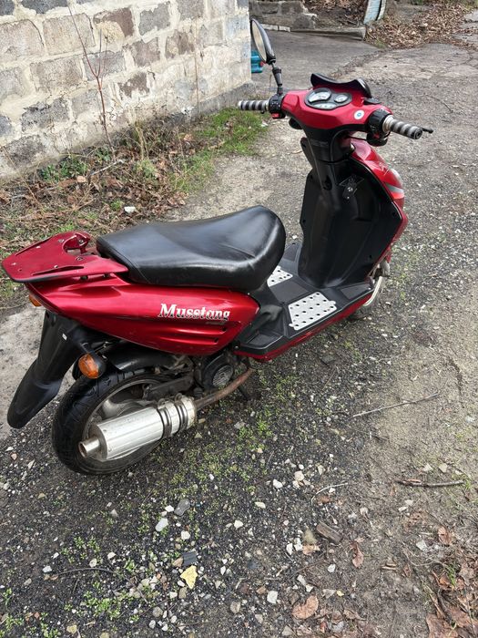 Скутер Мустанг на ходу