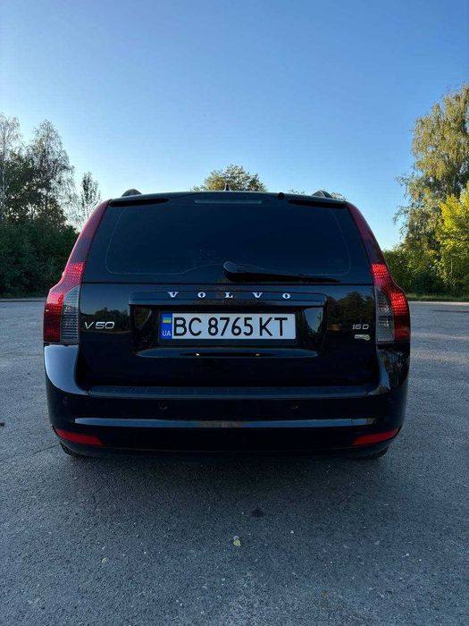 Продам Volvo v50 2009рік 1.6d 110 к.с.