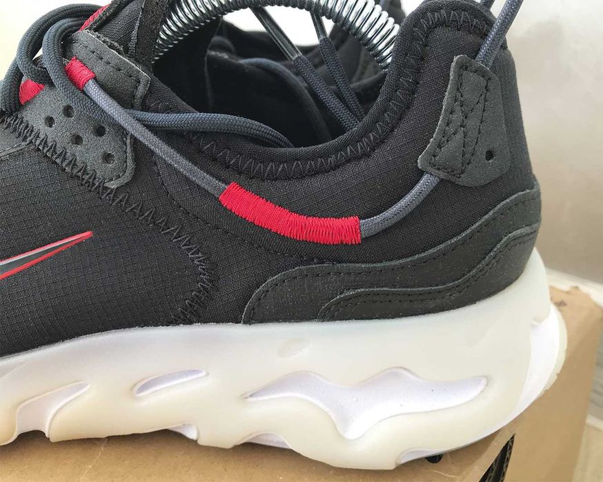 Оригінальні Кросівки Nike React Live Se