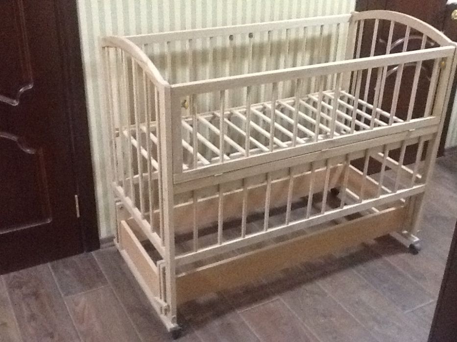 Новая Эко-детская кроватка из Карпатского бука, произв-во Мелитополь