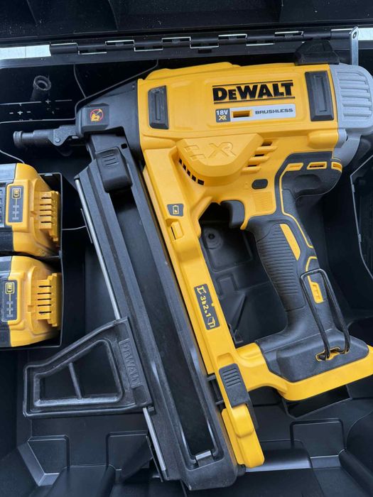 Gwozdziarka dewalt