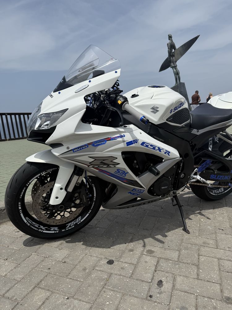 Gsxr 750 de 2012  k8 k9 l0 NACIONAL!