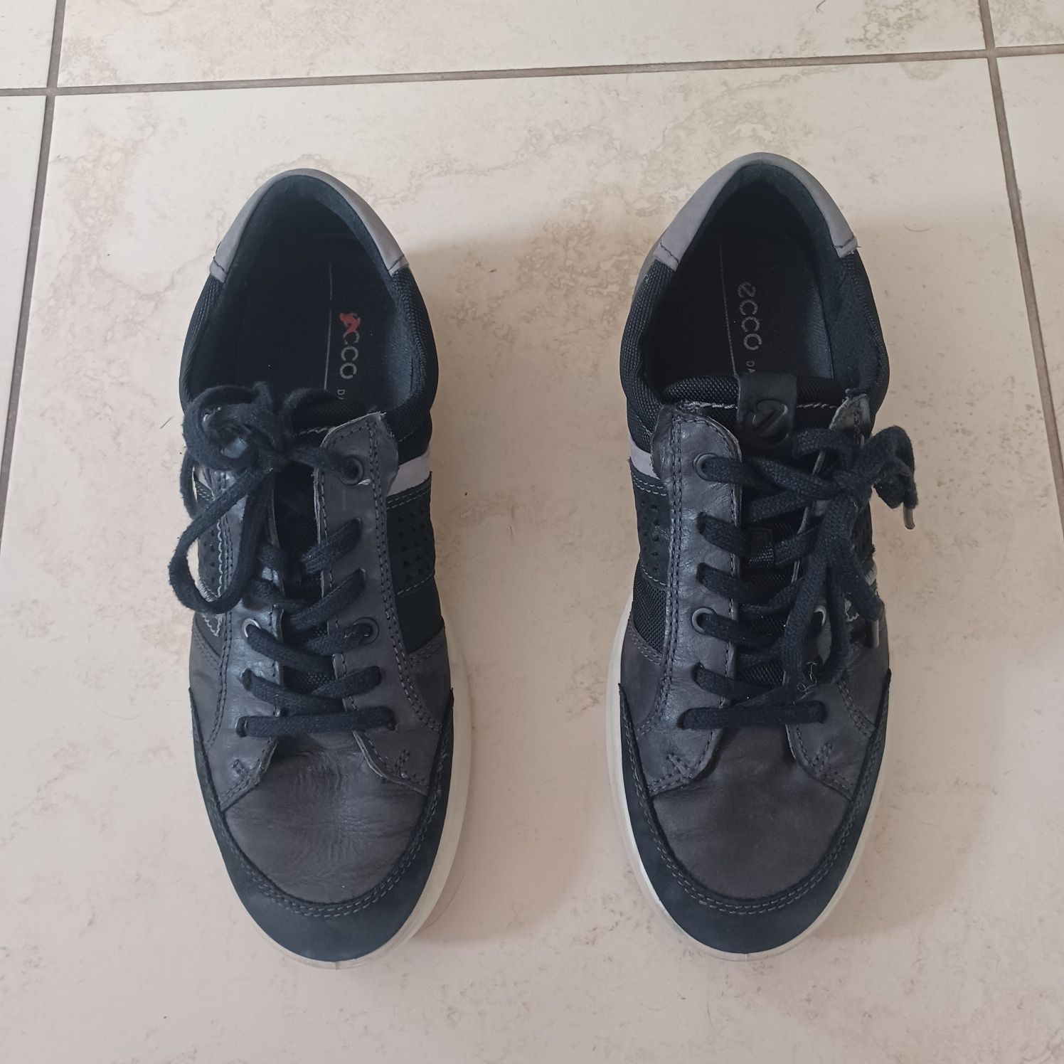 Buty Ecco lekkie wygodne 43