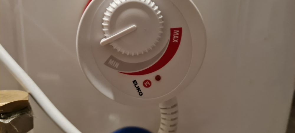 Bojler 100L wraz z grzałką i zbiornikiem wyrównawczym .