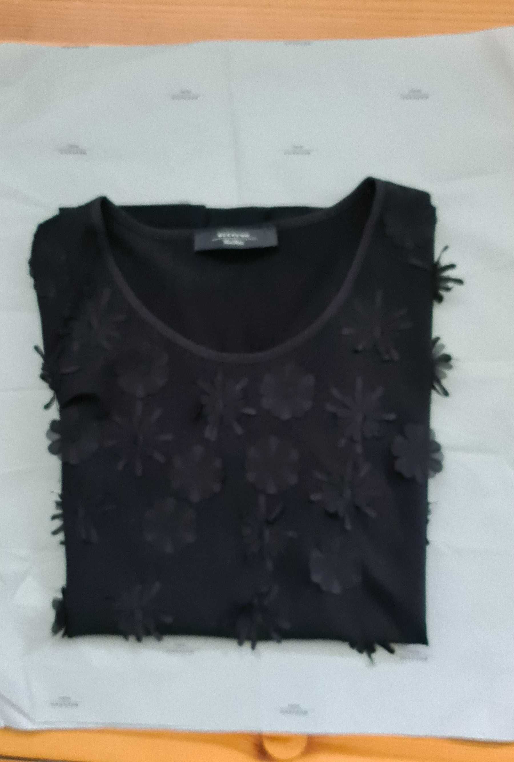 Max Mara Weekend - czarna bluzka (t-shirt) z efektownymi aplikacjami