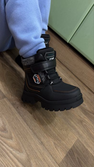 Зимові ботинки для хлопчиків 29,30 розмір