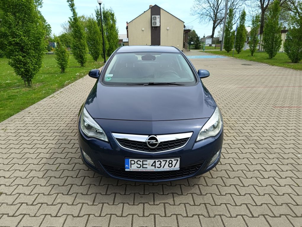 #Opel Astra J 2.0Cdti 160km 2010r Klimatronik Alu PDC Komputer Okazja#