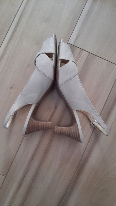 Kremowe sandałki Caprice# buty na obcasie r. 38,5