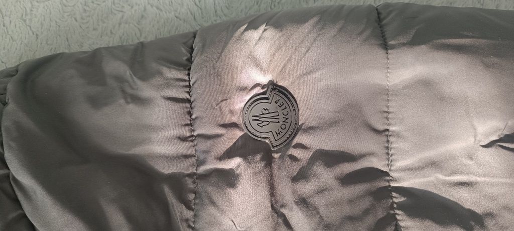 Kurtka markowa firmy MONCLER