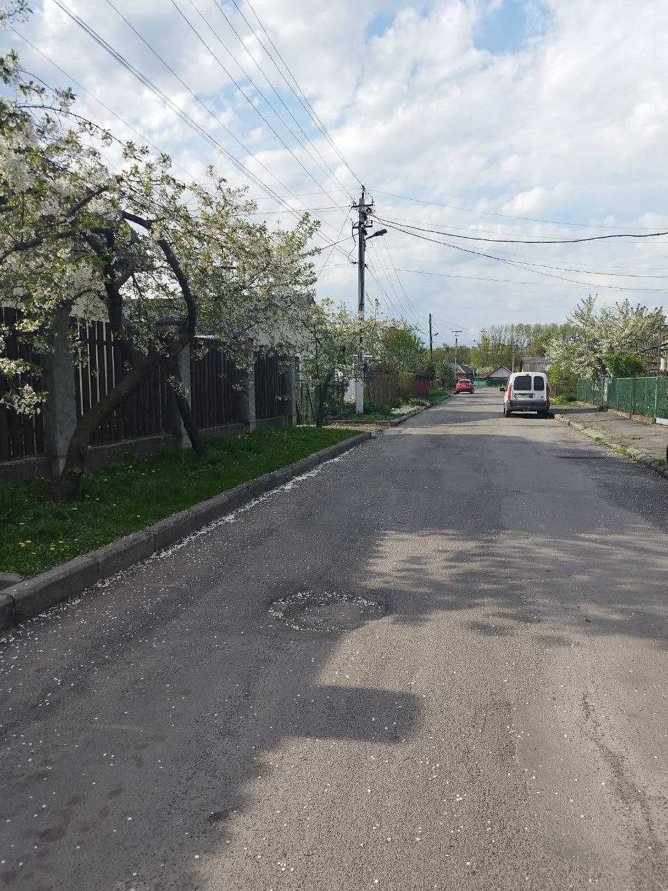 Половина  Будинку Близько центру н