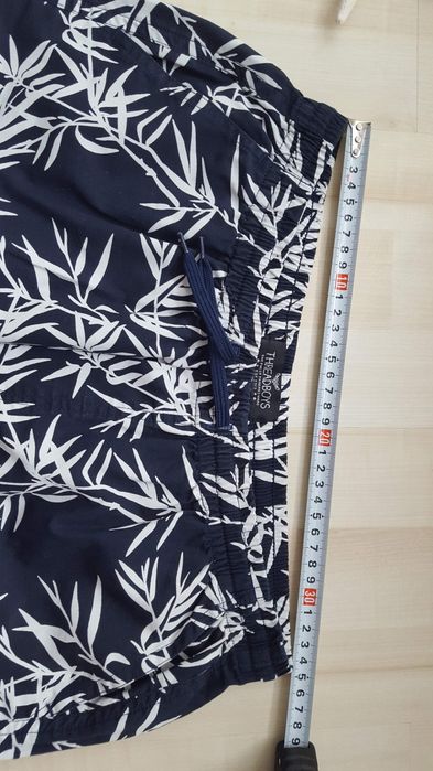 Szorty kąpielowe THREADBOYS roz. 158, 12-13 lat