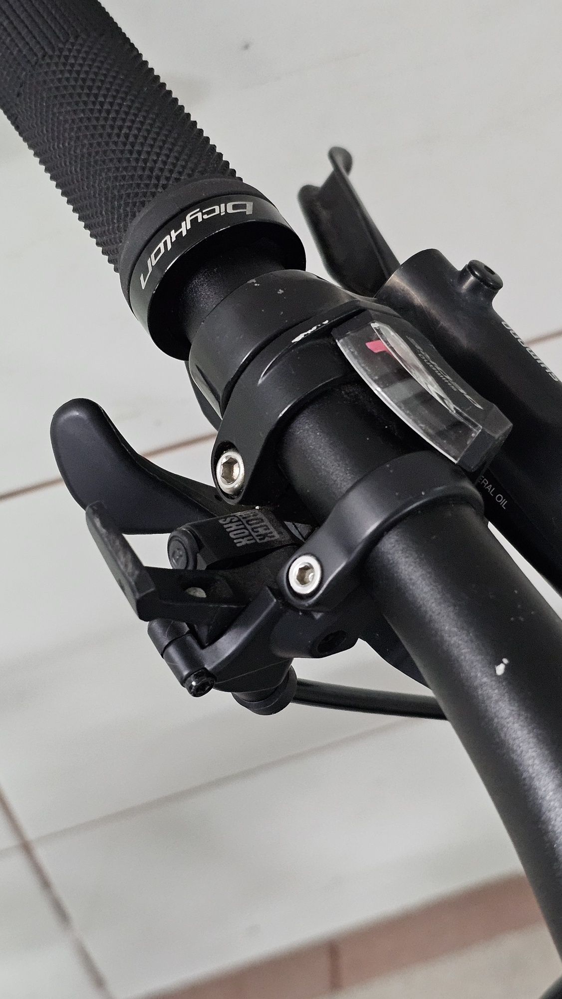 Cube Attention  roz. Ramy M koła 27.5 Deore Rock Shox Continental