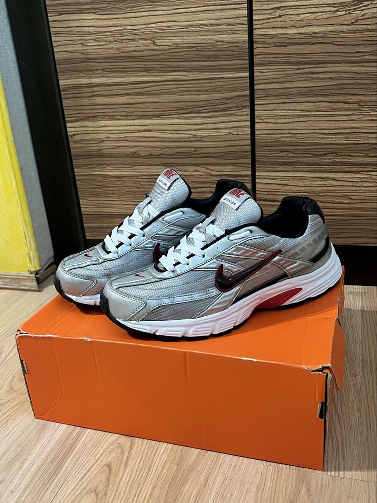 Кроссовки Nike Initiator Metallic. 42.5. Оригинал. air max. Шорты.