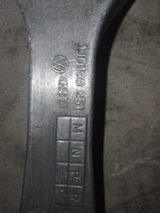 Подушка двигуна задня Гольф 4, Шкода Октавія