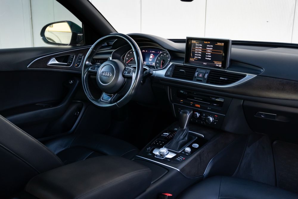 Wynajem aut Audi A6 Wypożyczalnia samochodów Wrocław Limuzyna