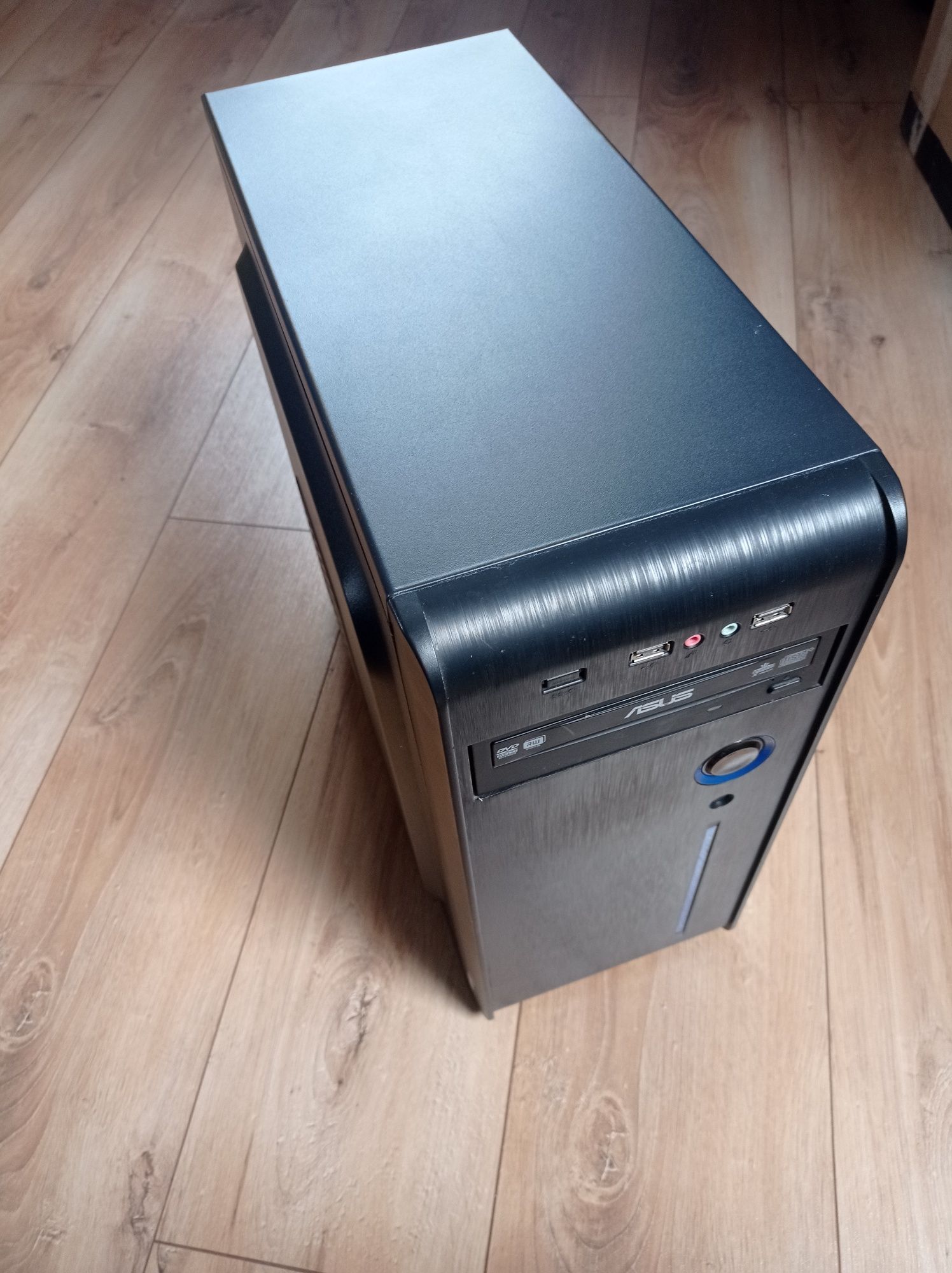 Komputer Intel Core i5 2.80GHz