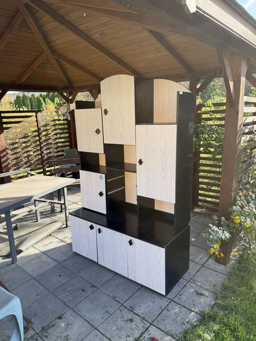 Oddam regal za darmo