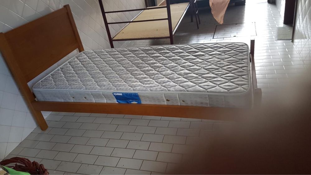 Cama solteiro cerejeira