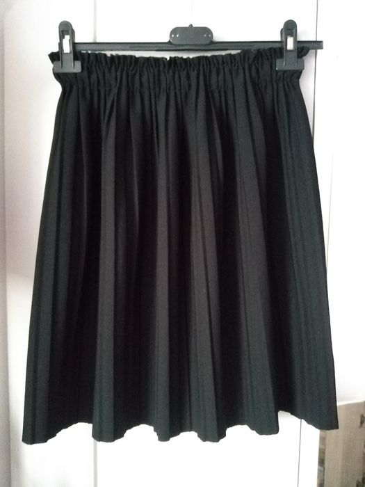 Czarna spódniczka