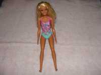 Boneca Barbie Beach (Ref. GHW37) de 2020 - 6 euros