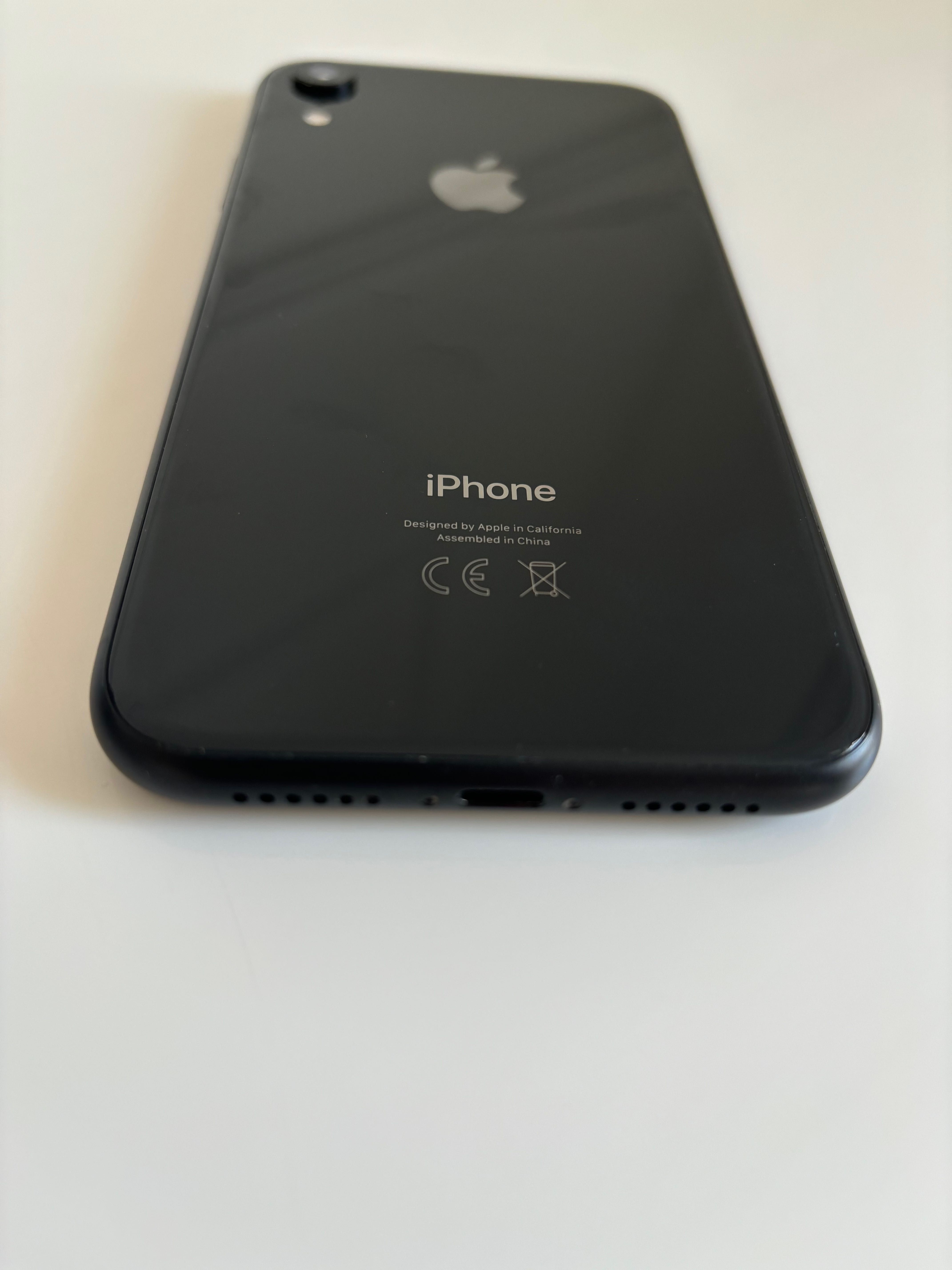 iPhone XR czarny 64 GB
