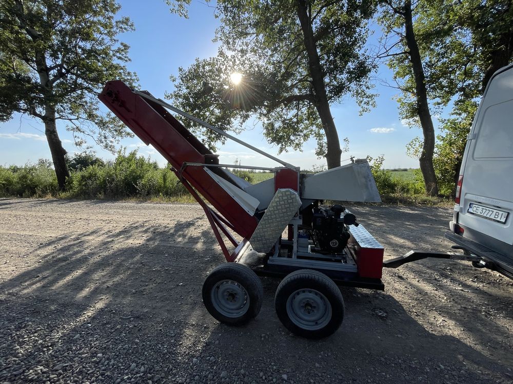 Дизельний подрібнювач гілок ДС-120Д15 Drovosek, діаметр гілок до 12см
