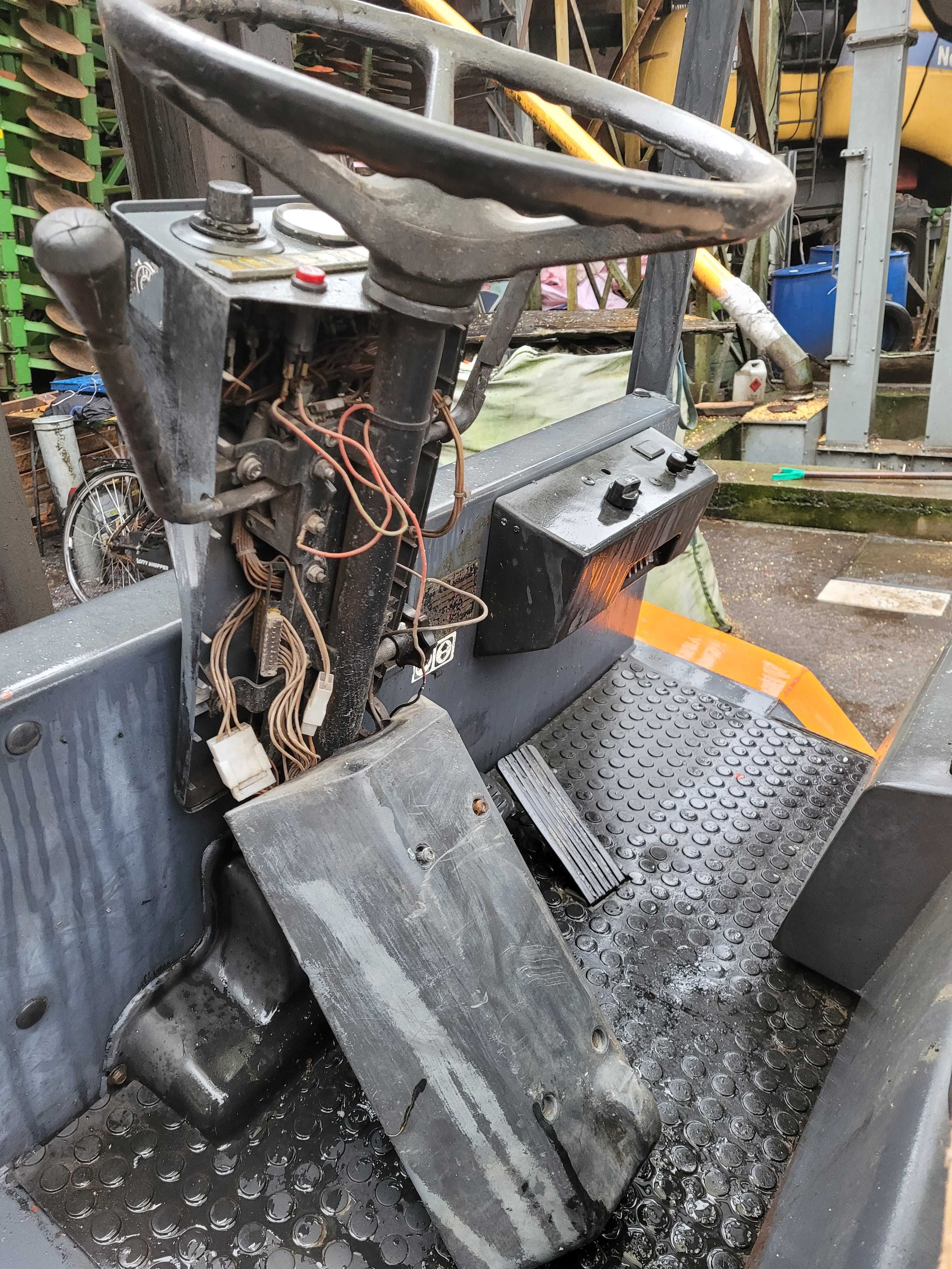 Wózek widłowy STILL R70-40 z silnikiem Deutz 1012 - części