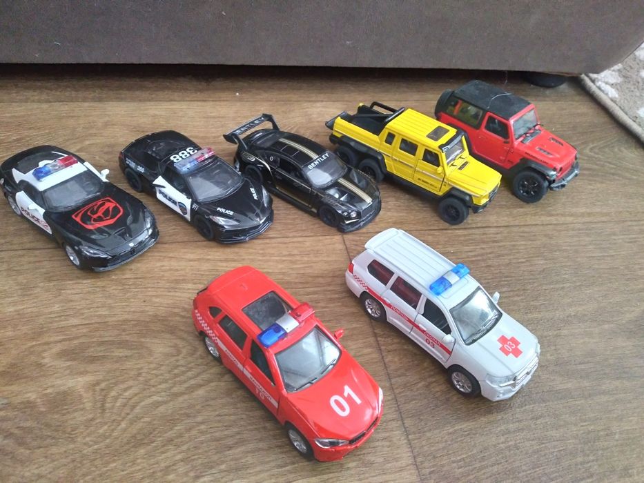 Машинка металева, Поліція, швидка, пожежна, бентлі
