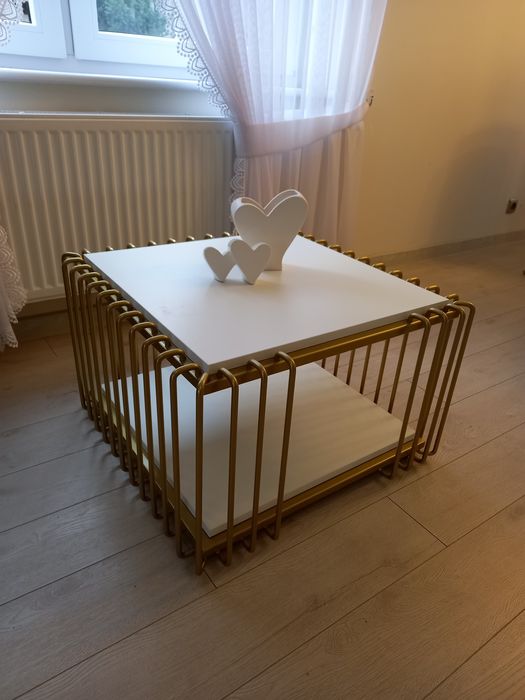 Stolik kawowy do salonu