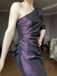 Сукня коктельна Kira Plastinina фіолетова з відкритим плечем