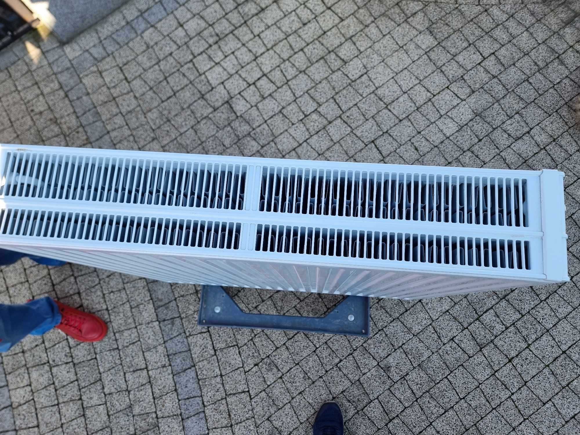 Nowy grzejnik około 2700 W
