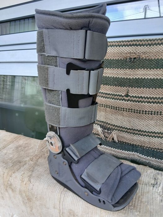 Bota walker usada um mês embom estado