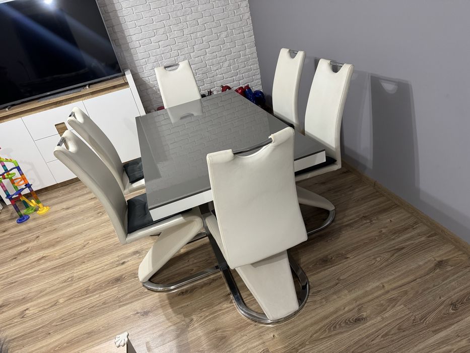 Duzy stol V z krzeslami 6szt  ciezki masywny stol