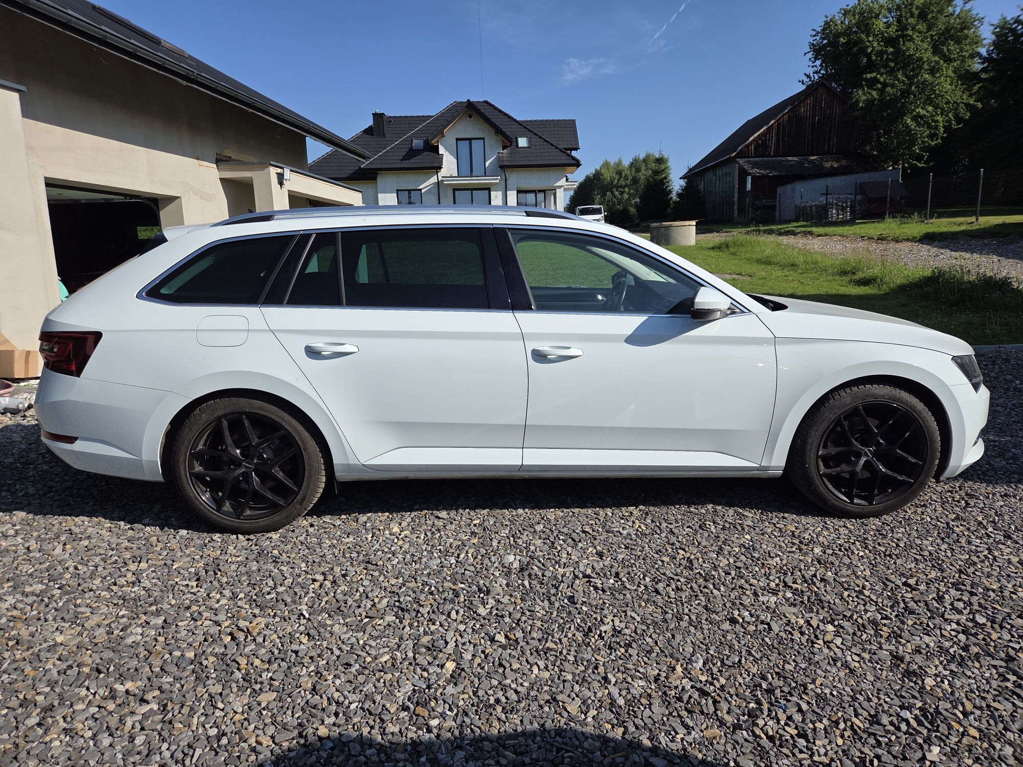Skoda Superb 3V Kombi L&K 4x4 webasto
