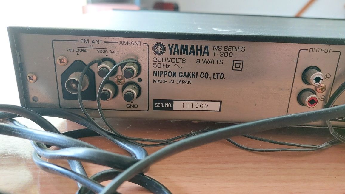 Tuner yamaha t-300