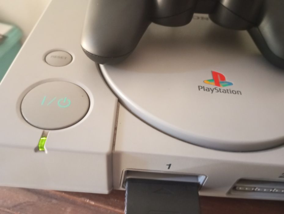 Playstation 1  com comando+10 jogos