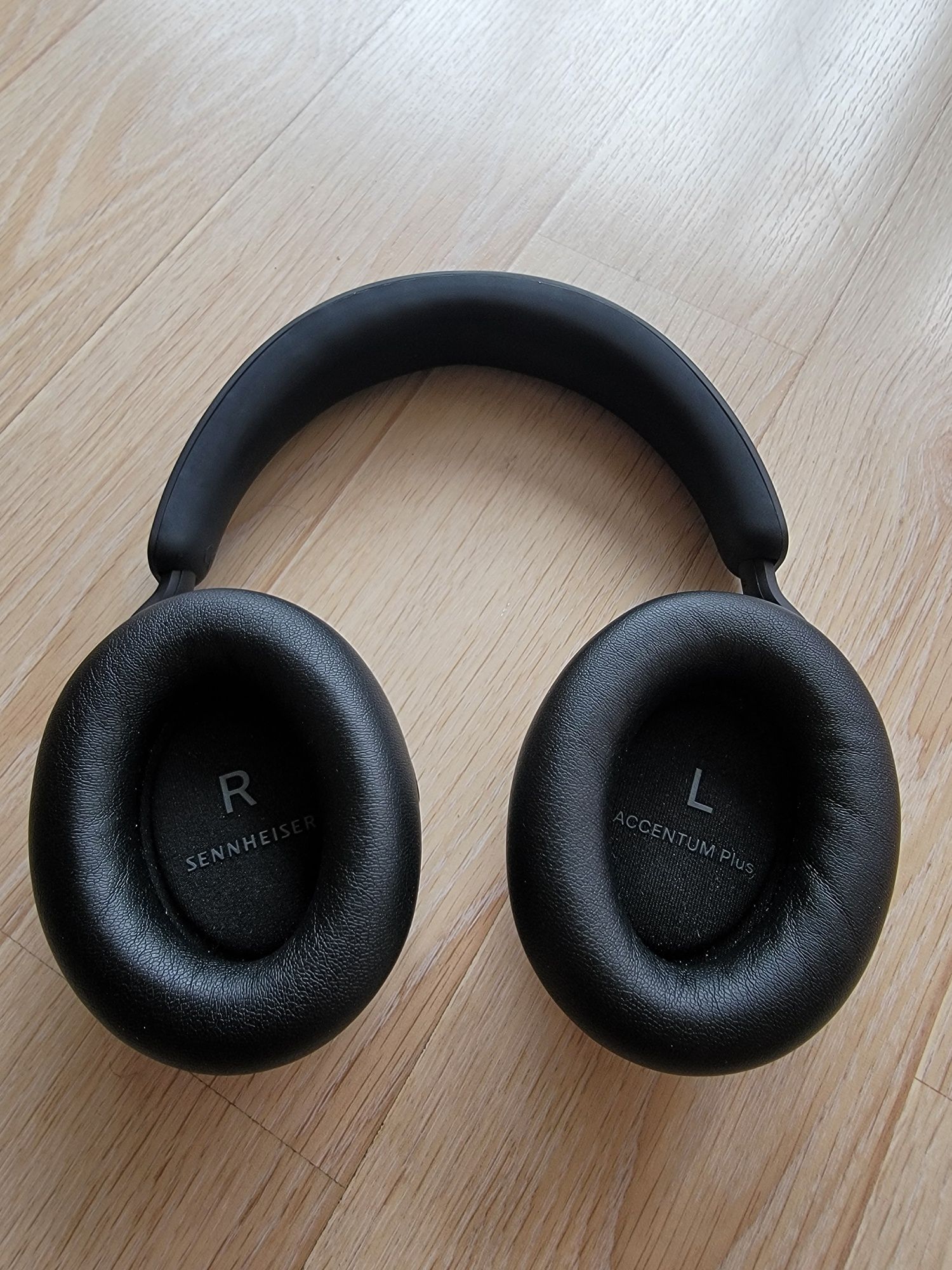 Топові Sennheiser accentum plus