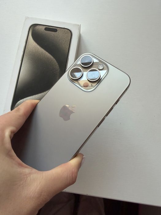 Продам iPhone 15 Pro Max Natural Titanium 256GB