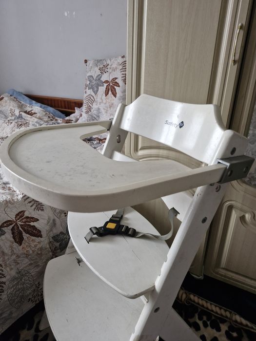 Столик для годування