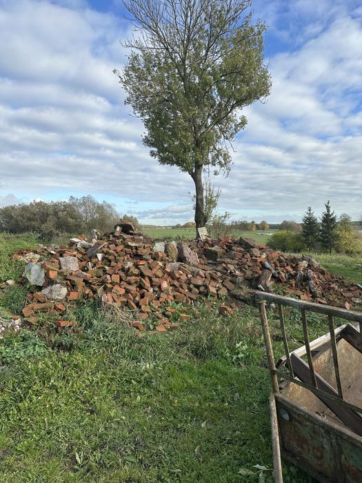 Oddam gruz z cegieł